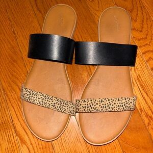 Universal thread sandals